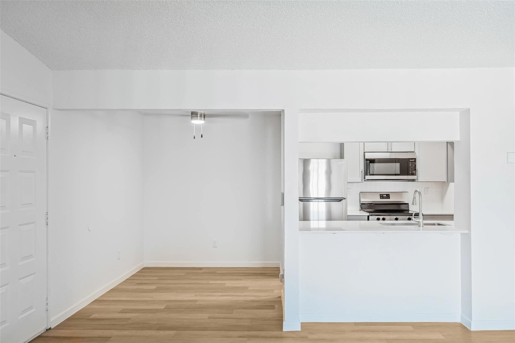 4600 West Pioneer Drive - Photo 11