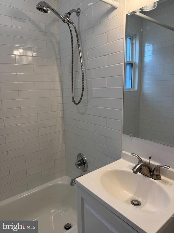 1635 6th Street Nw - Photo 4