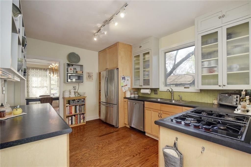 4412 Barrow Ave - Photo 3