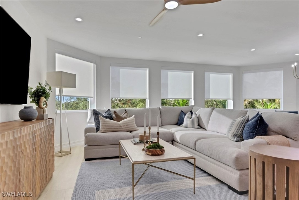 2728 Tiburon Boulevard E - Photo 7