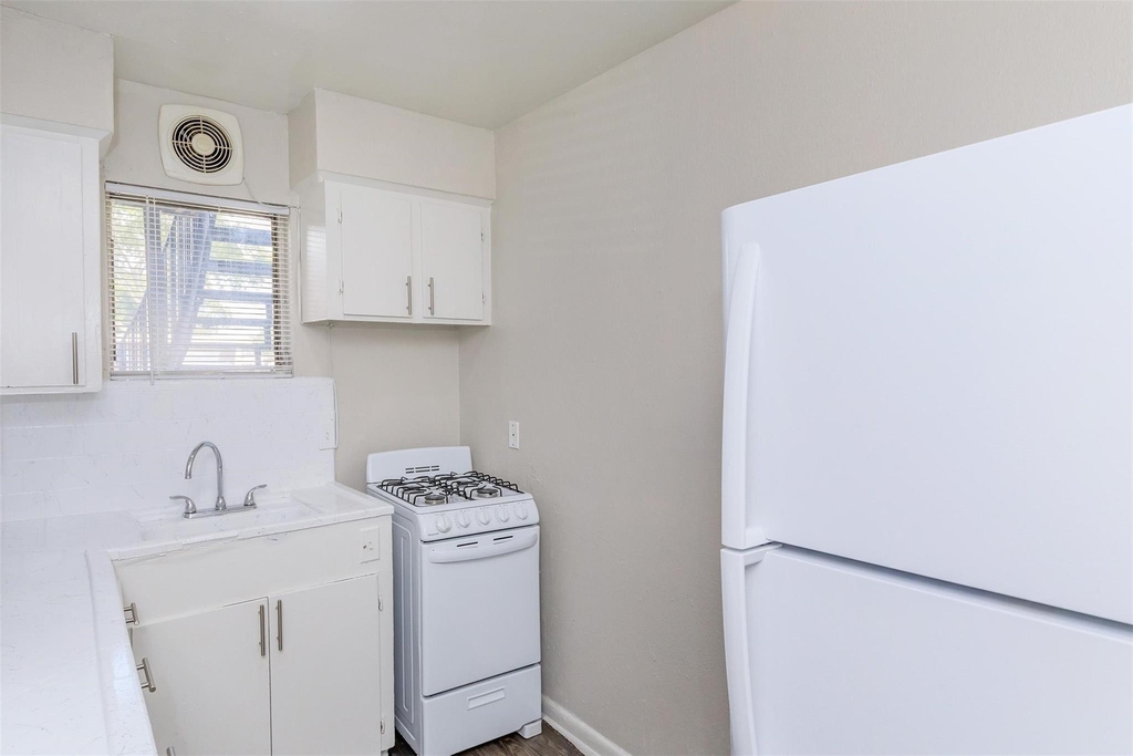 8271 Stone Street - Photo 2