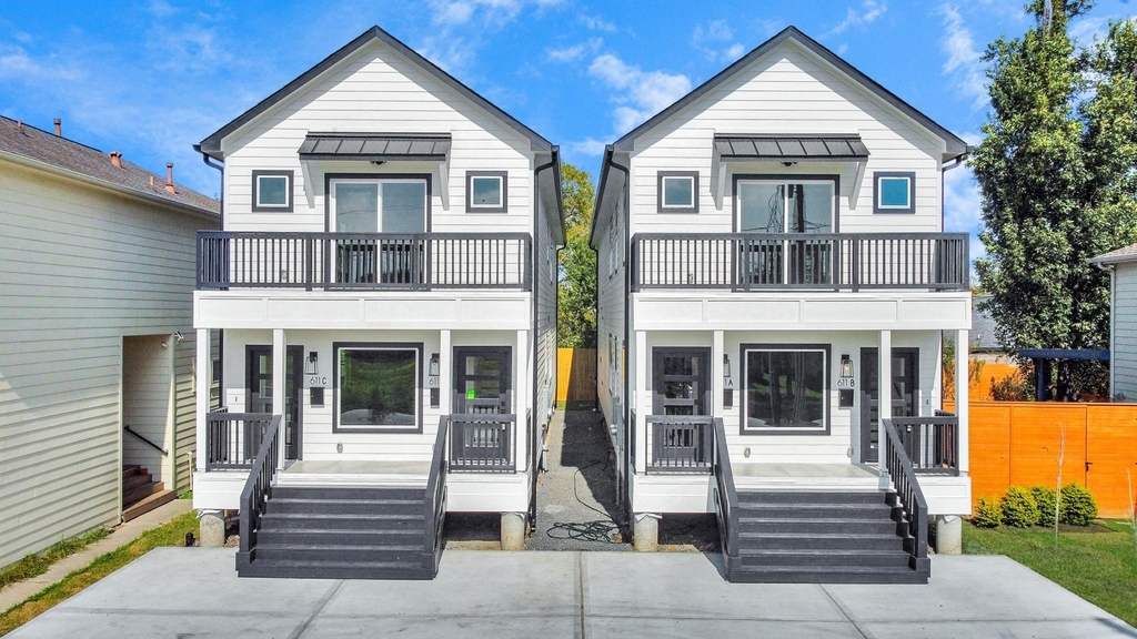 611 E 39th Street - Photo 30