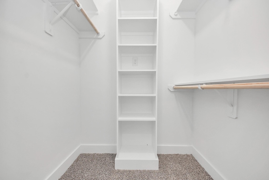 611 E 39th Street - Photo 18