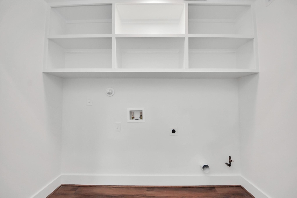 611 E 39th Street - Photo 14