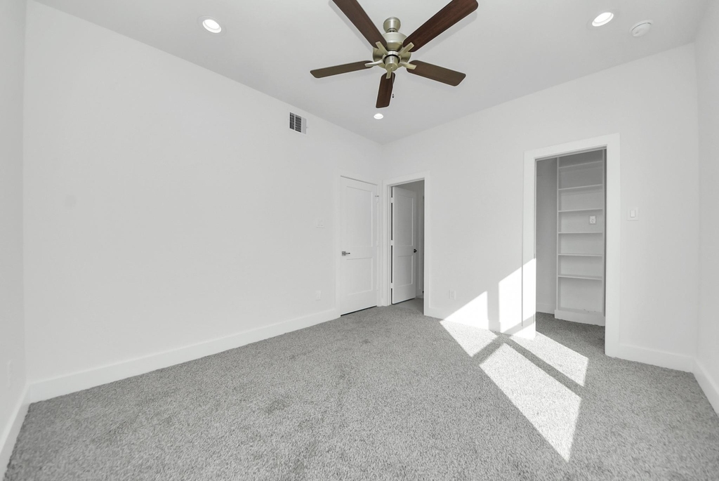 611 E 39th Street - Photo 23