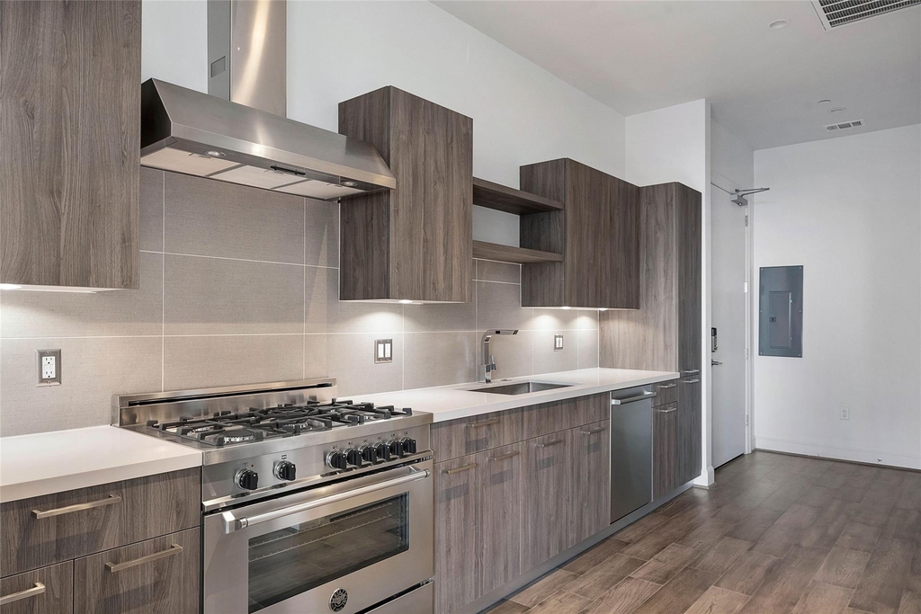 1211 Caroline Street - Photo 3