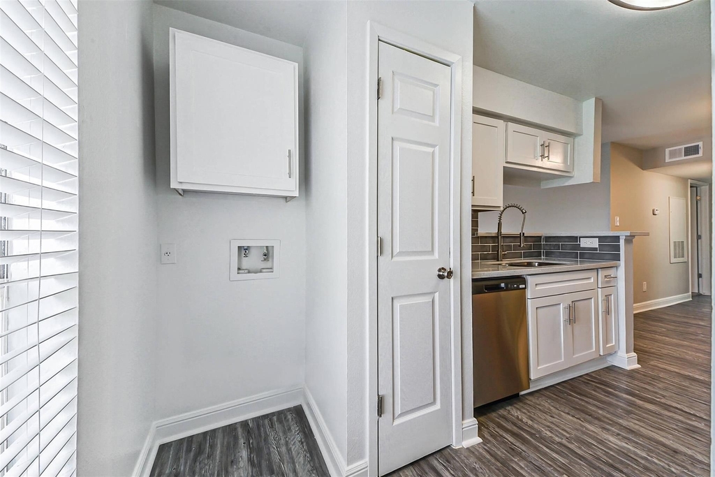 1111 W Main Street - Photo 16