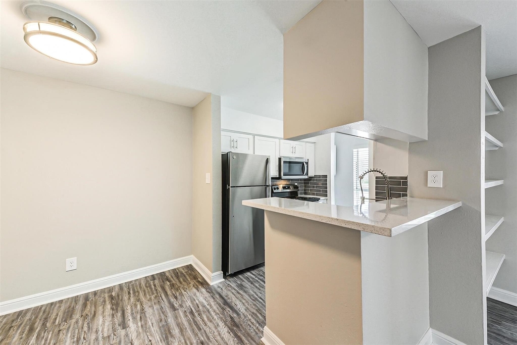 1111 W Main Street - Photo 18