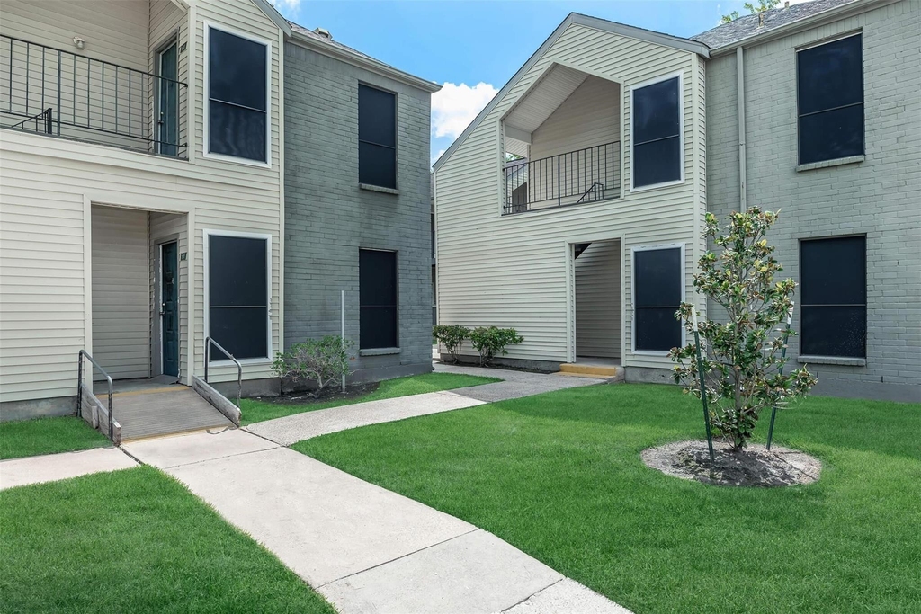 1111 W Main Street - Photo 9