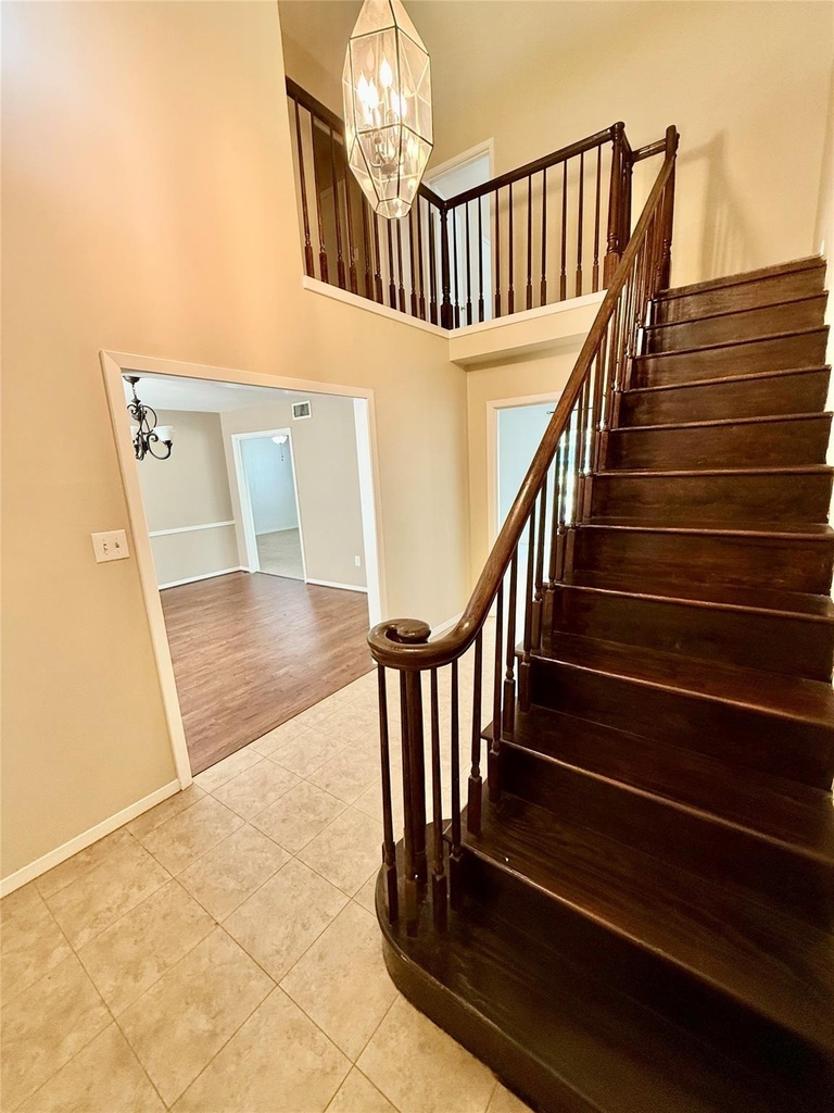 106 Longacre Drive - Photo 2