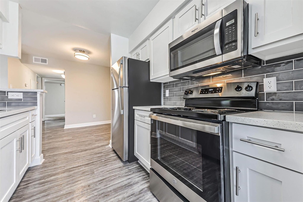1111 W Main Street - Photo 6