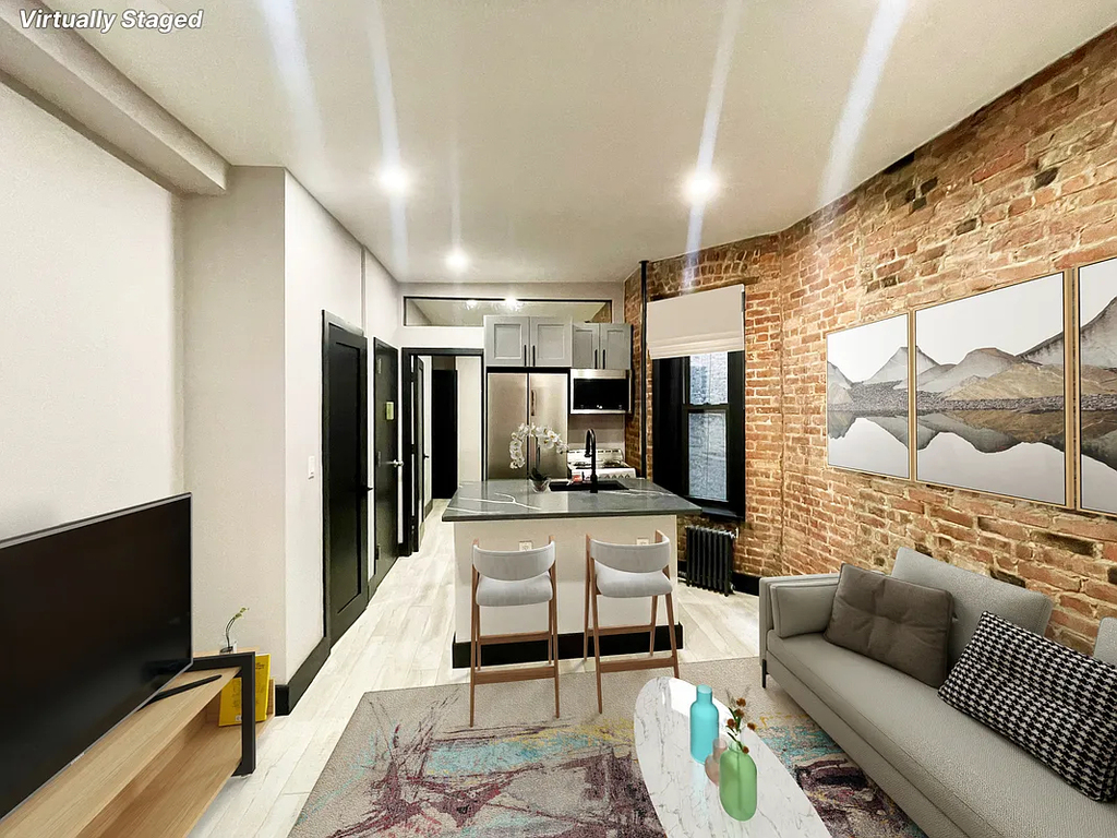 2154 2nd Avenue - Photo 0