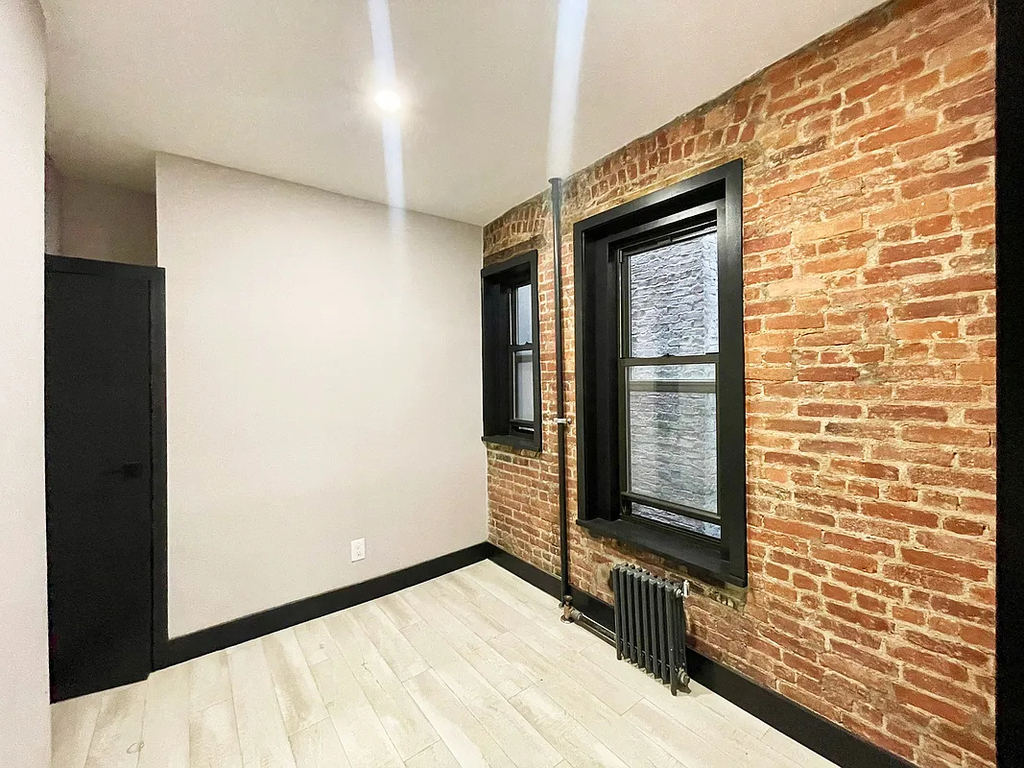 2154 2nd Avenue - Photo 4