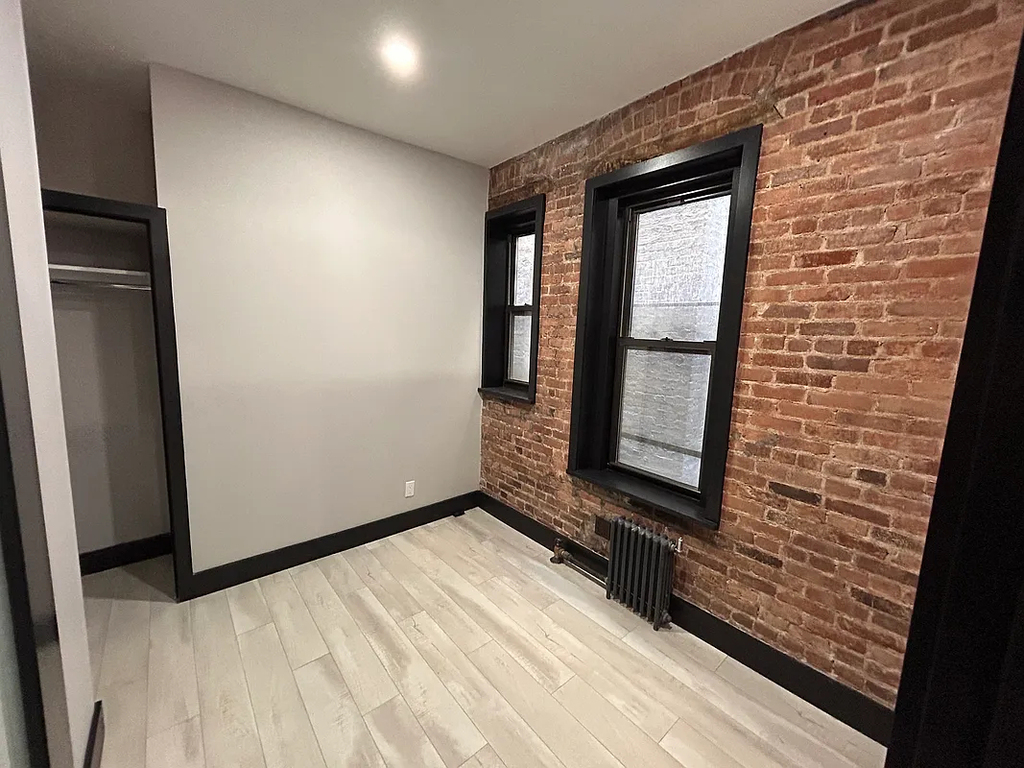 2154 2nd Avenue - Photo 2