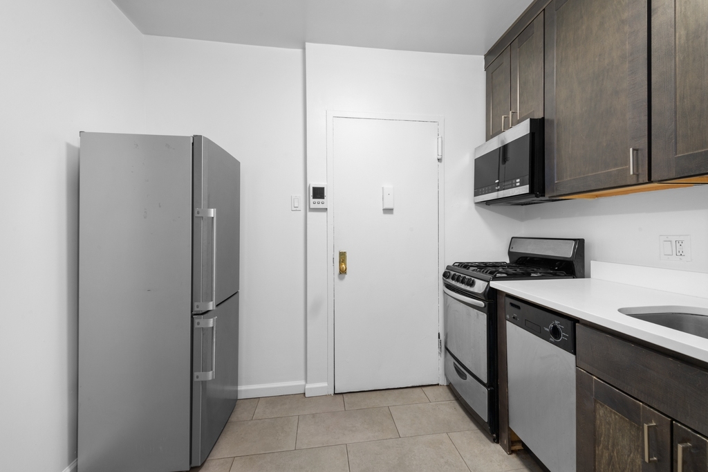 339 East 12th Street - Photo 3