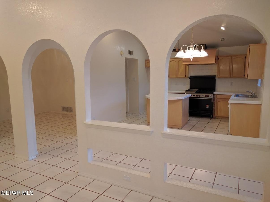 7417 Mission Viejo Drive - Photo 5