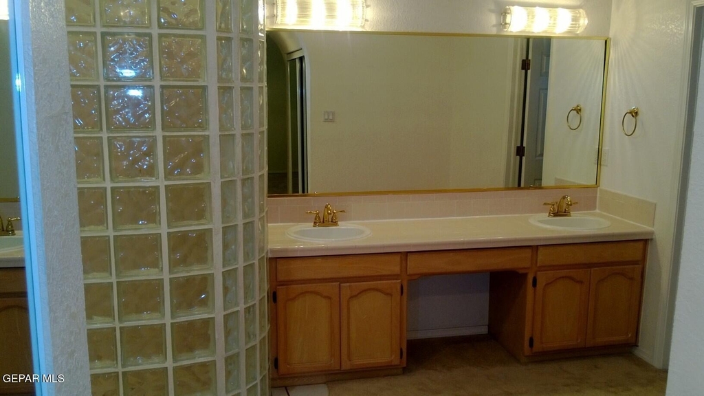 7417 Mission Viejo Drive - Photo 11