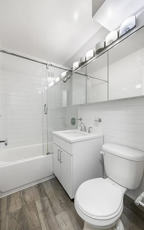 165 East 35th Street - Photo 5