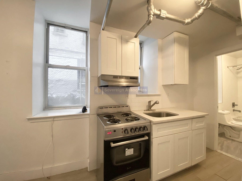 22 Saint Nicholas Place - Photo 2