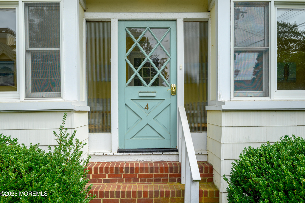 4 2nd Avenue - Photo 2