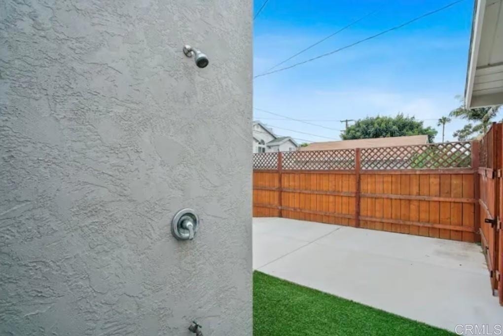 1145 Emerald St - Photo 24