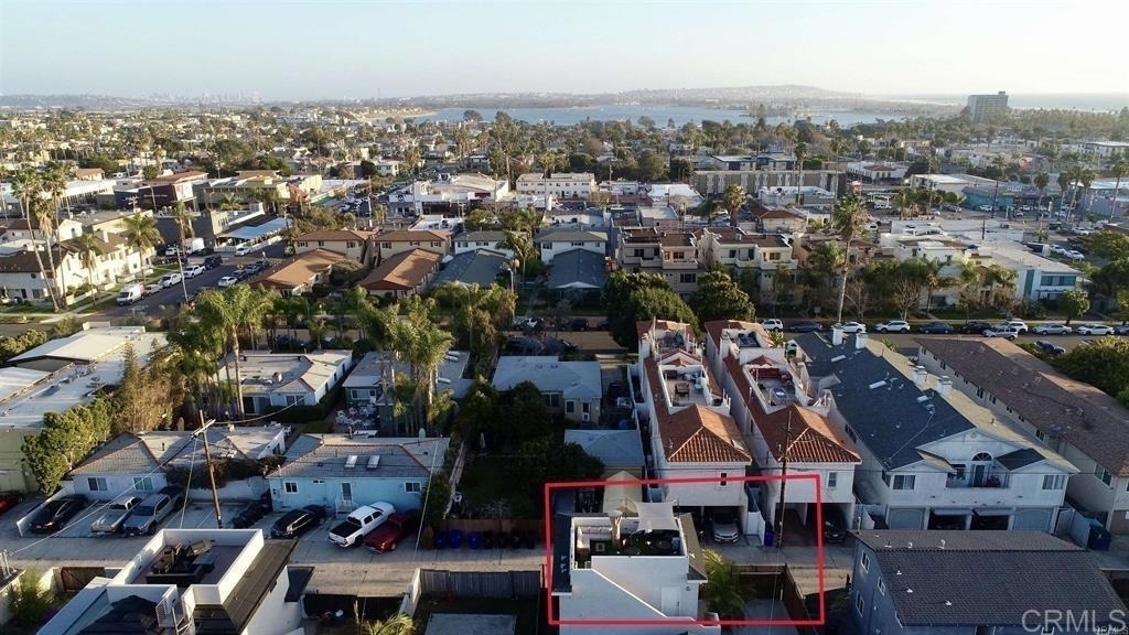 1145 Emerald St - Photo 27