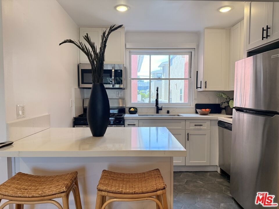 1138 Princeton Street - Photo 1