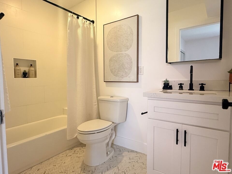 1138 Princeton Street - Photo 5