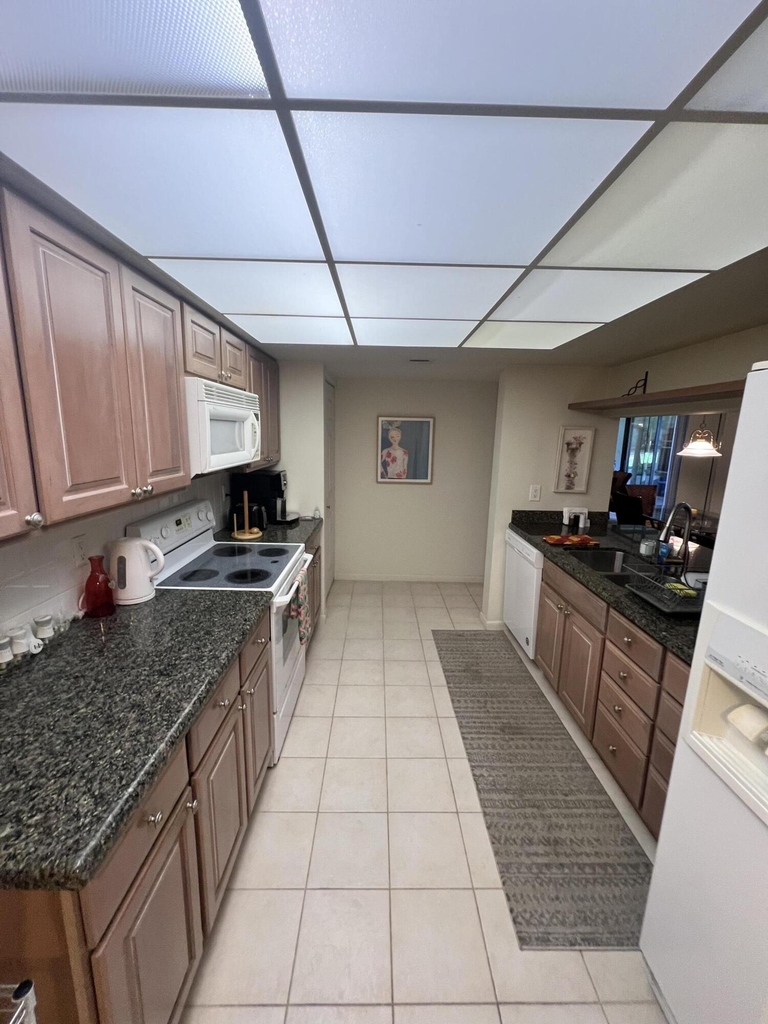 2255 Lindell Boulevard - Photo 2