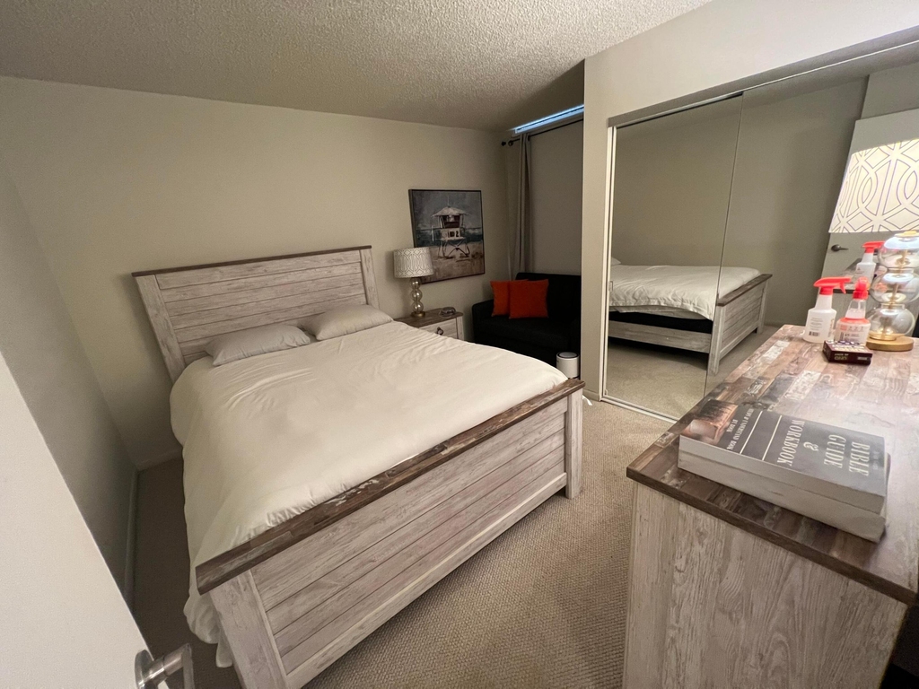 2255 Lindell Boulevard - Photo 3