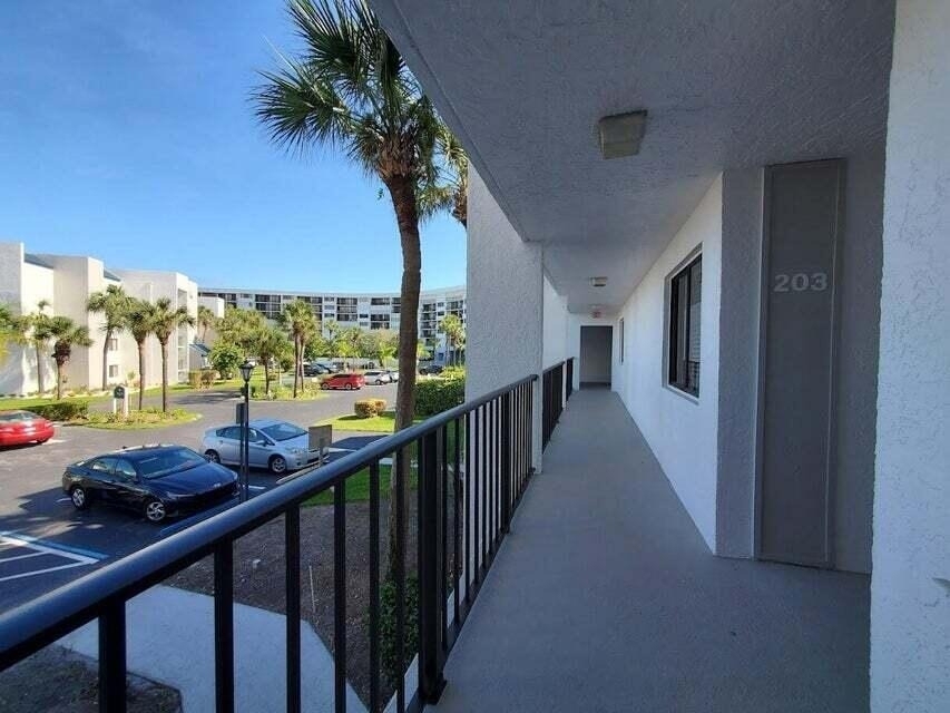 1605 S Us Highway 1 - Photo 5