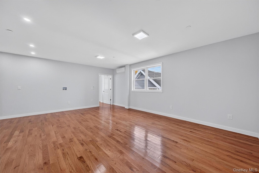 99 Main Street - Photo 2