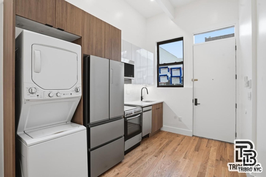 1112 Fulton Street - Photo 2