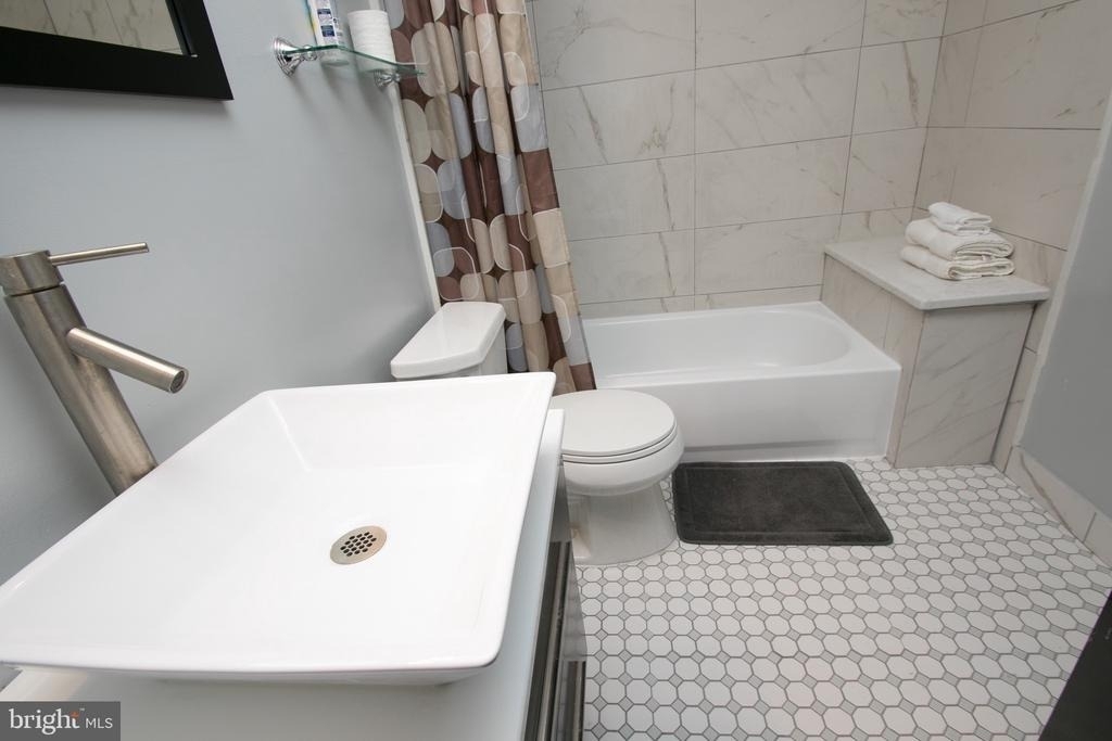 2135 Walnut Street - Photo 4