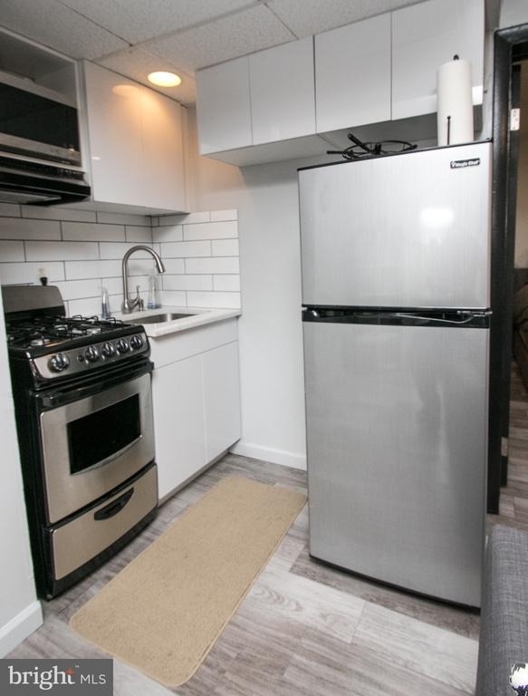 2135 Walnut Street - Photo 2