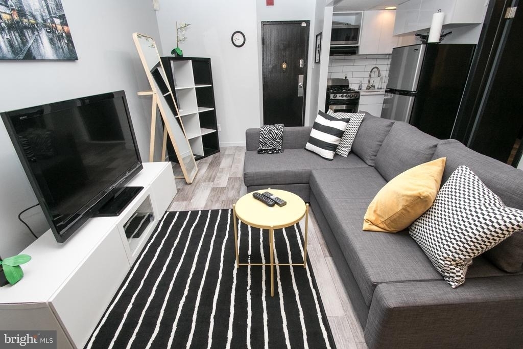 2135 Walnut Street - Photo 1