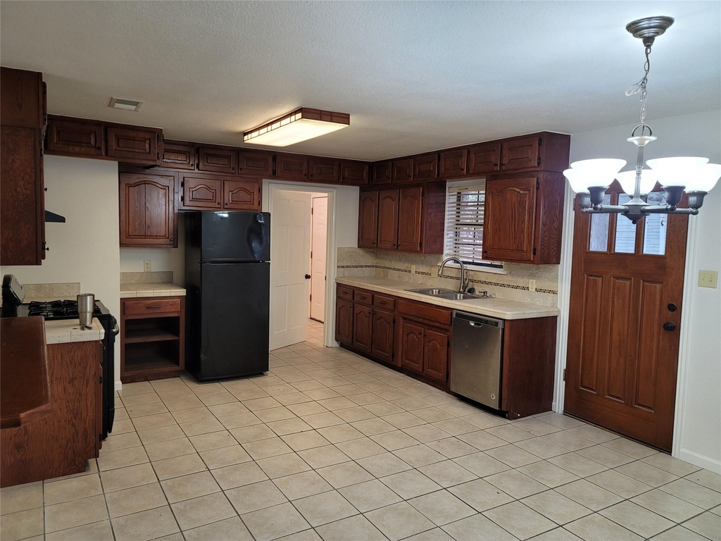 306 E Anderson Ave - Photo 1