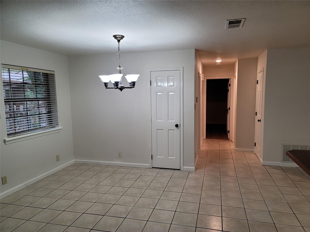 306 E Anderson Ave - Photo 2
