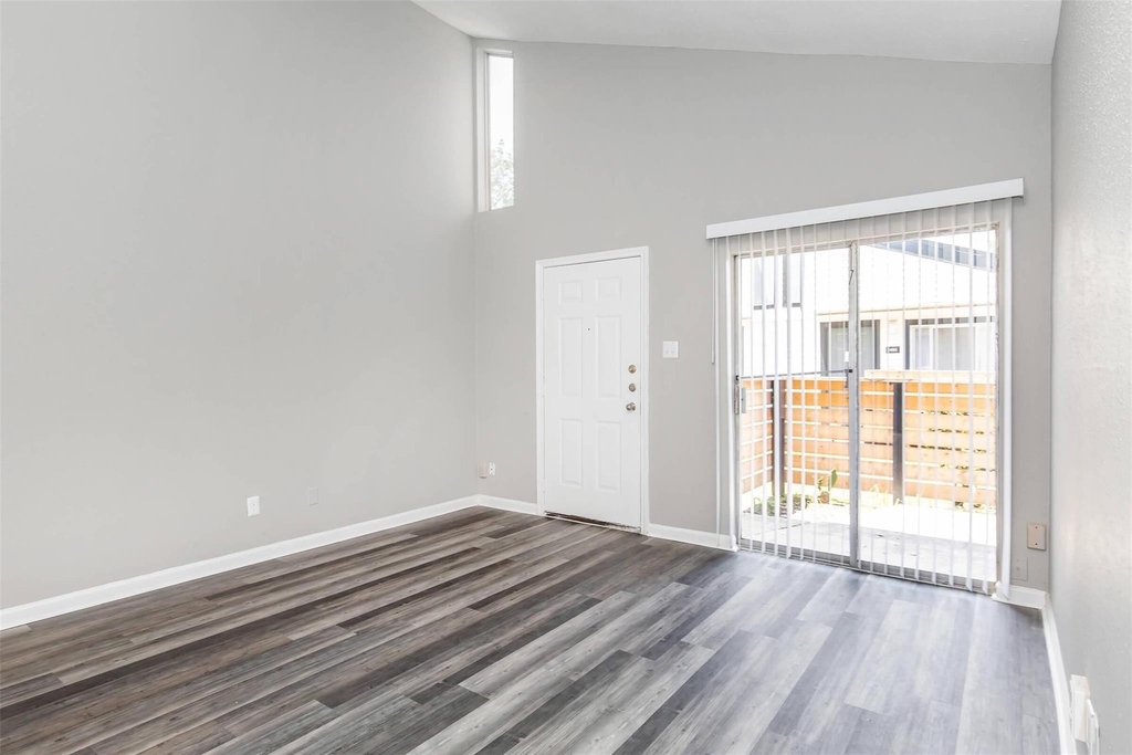 18001 Cypress Trace Road - Photo 3