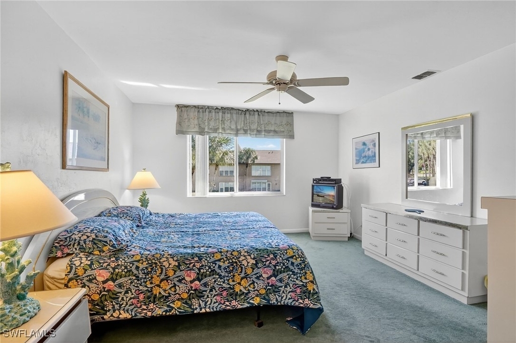4210 Looking Glass Lane - Photo 16