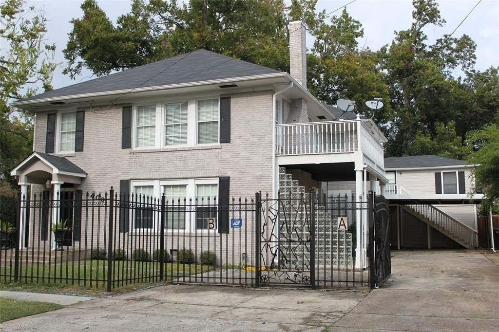 1409 Wentworth Street - Photo 0