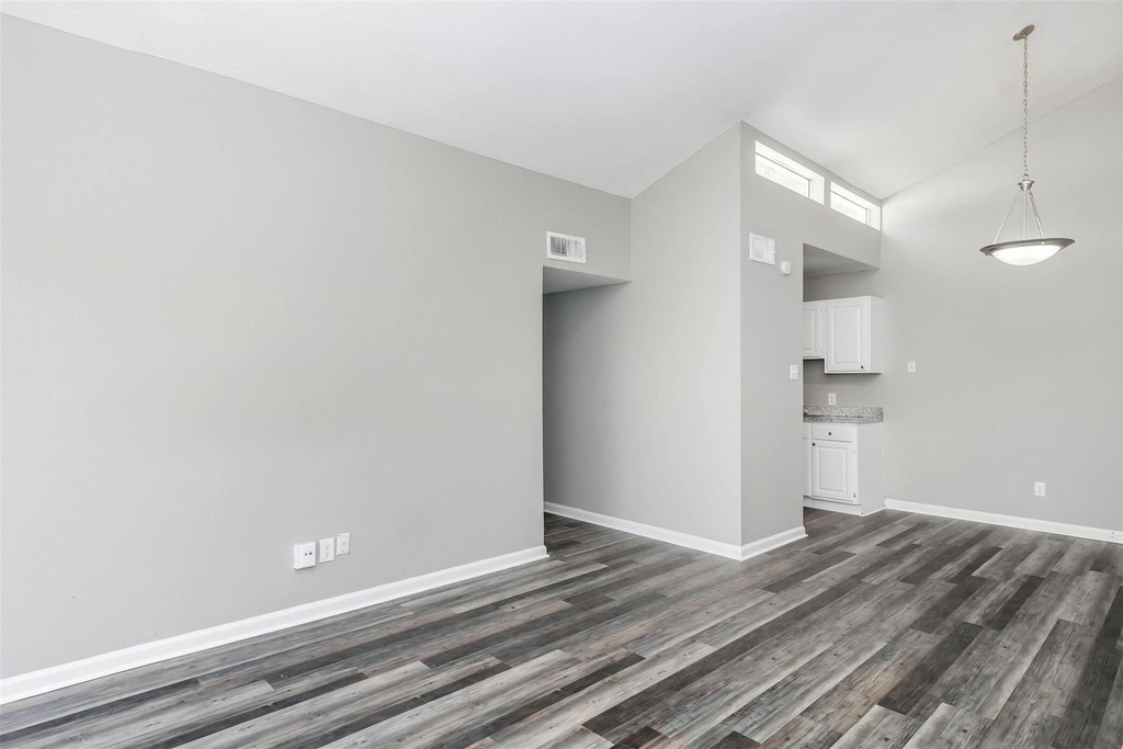 18001 Cypress Trace Road - Photo 4