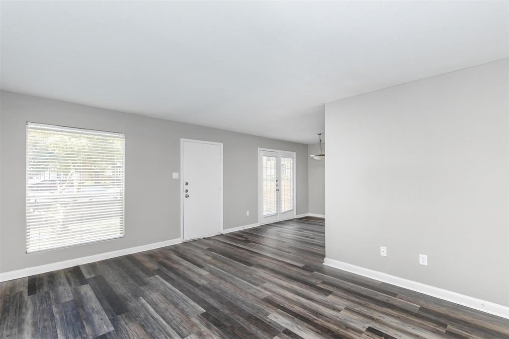 18001 Cypress Trace Road - Photo 4
