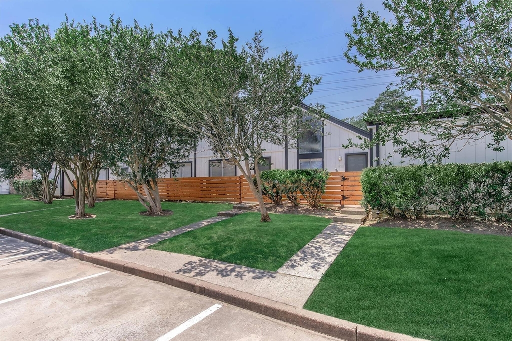 18001 Cypress Trace Road - Photo 27