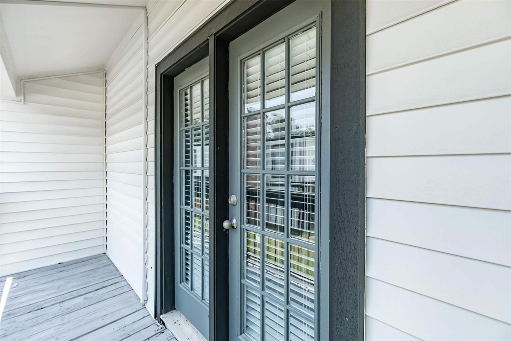 18001 Cypress Trace Road - Photo 16