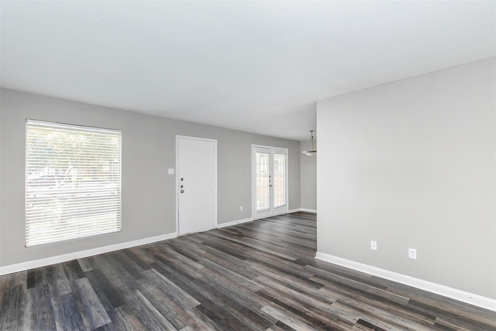 18001 Cypress Trace Road - Photo 4
