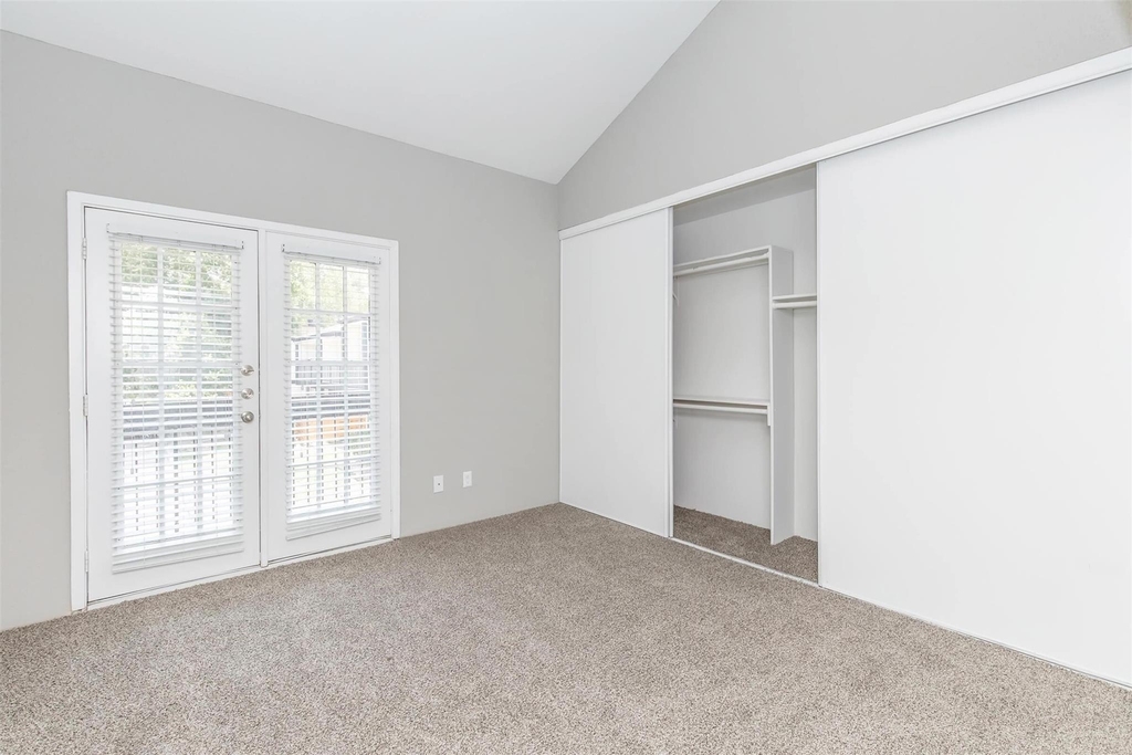 18001 Cypress Trace Road - Photo 9