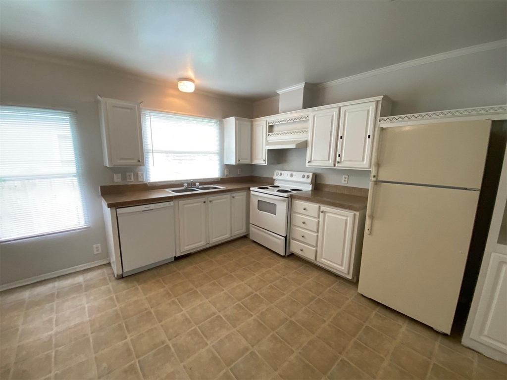 11734 Greensbrook Forest Drive - Photo 3