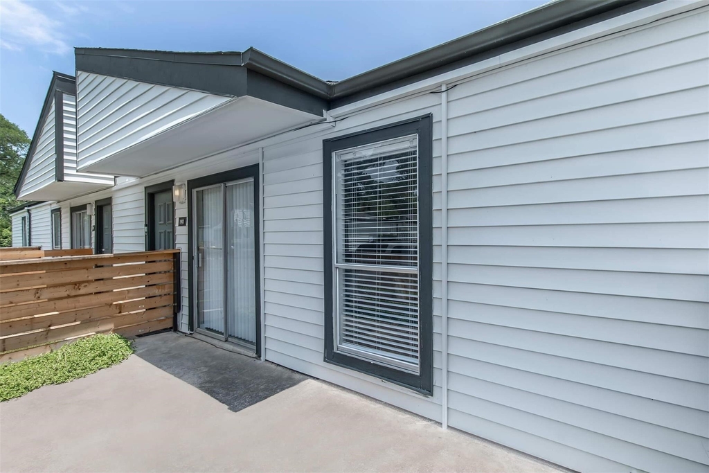 18001 Cypress Trace Road - Photo 16