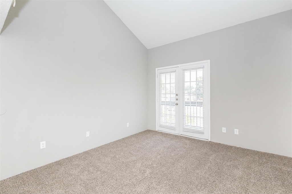 18001 Cypress Trace Road - Photo 8